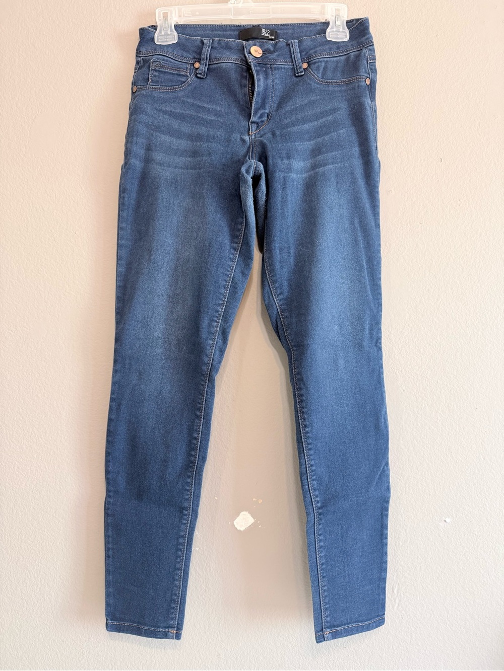 1822 Denim Women's Skinny Jeans - Medium Blue Wash